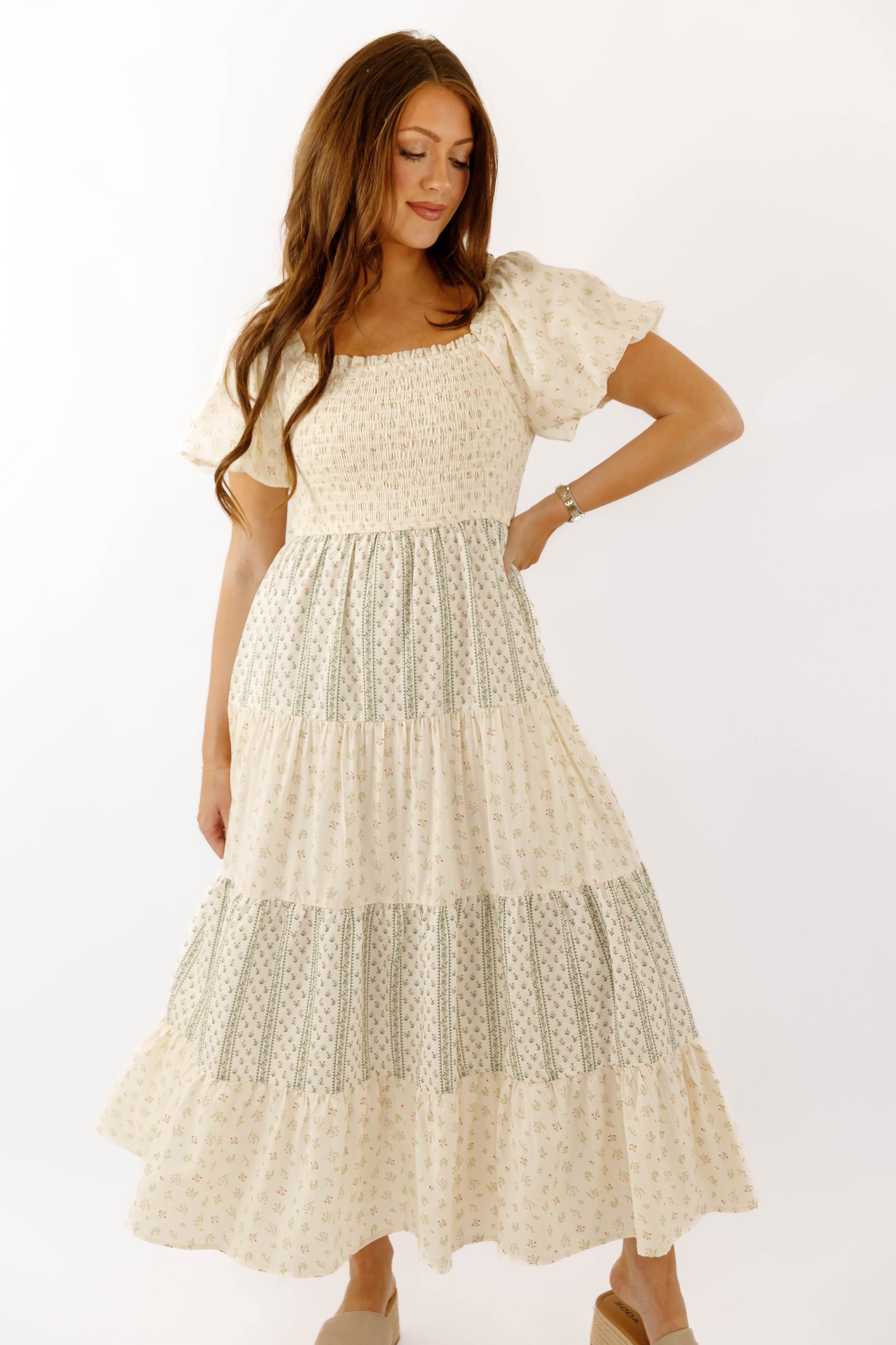 cottagecore midi dress Puffed Sleeve Dress- Cream Floral Flowy Midi Dress- In February Floral Smocked Large Made In London Shop Black & White Cottagecore Aesthetic Dress Size Beden:42