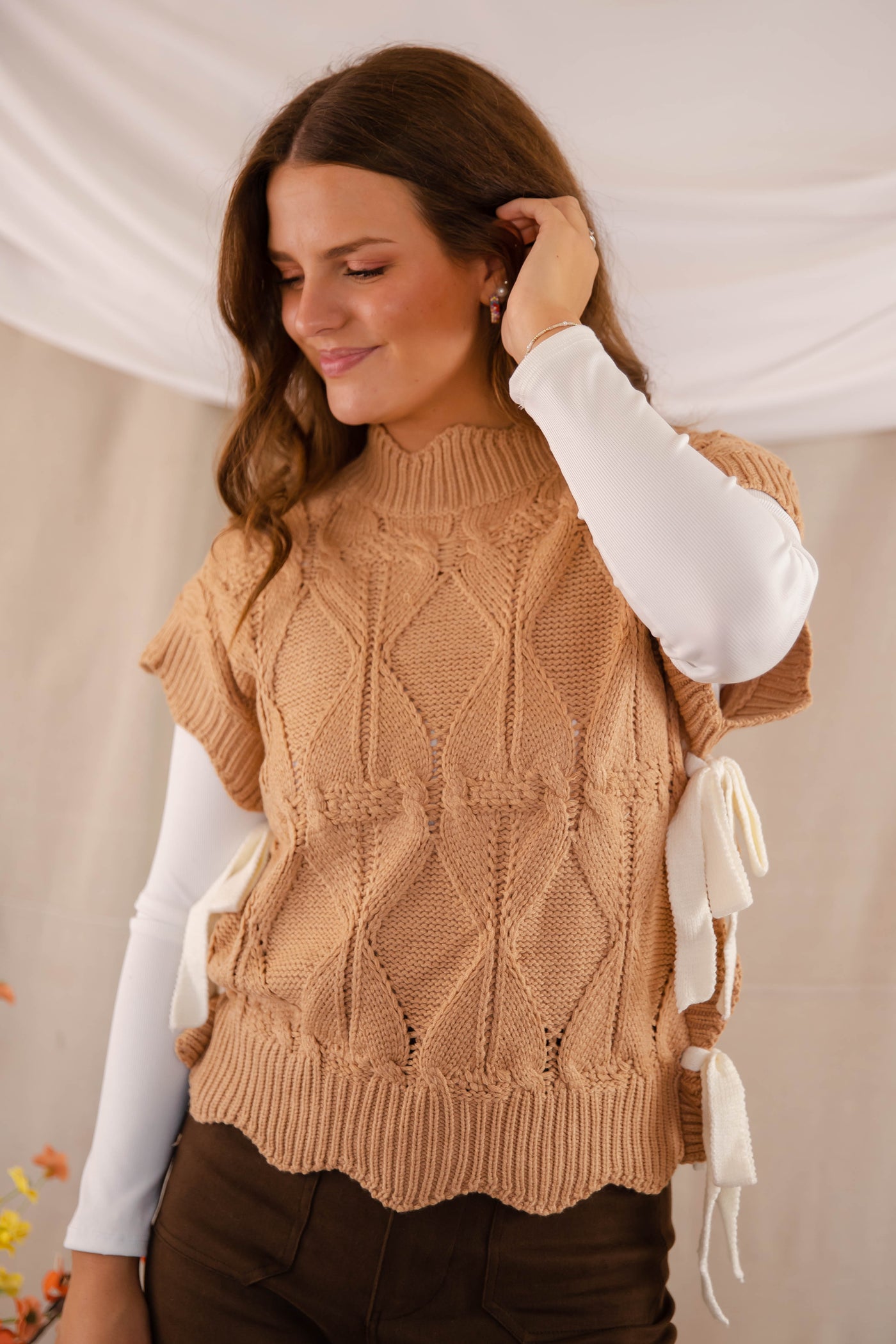 Women's Knit Sweater Vest- Women's Chic Scalloped Sweater With Bows- &Merci Sweaters